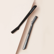 Shape your eyebrows to perfection with this Eyebrow knife. This tool has an extra sharp blade to give you perfect precision. Shape and perfect those brows in a pain-free way without tweezing or waxing.