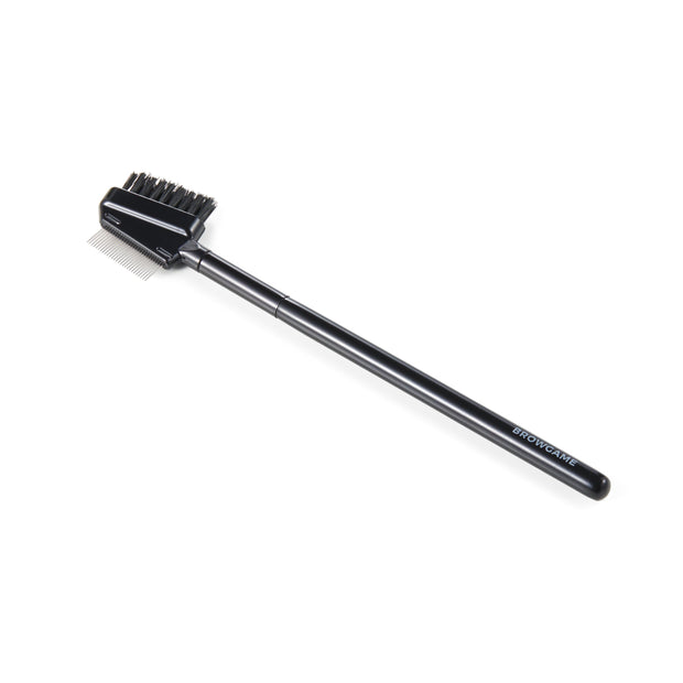 Our Signature Combo Brush is an essential tool for that well-groomed look. It’s ideal for brushing through brows and combing through eyelashes. The flexible synthetic brush shapes and grooms the brow into place, creating a volumized and bushy effect. The solid steel comb separates lashes and removes mascara excess.